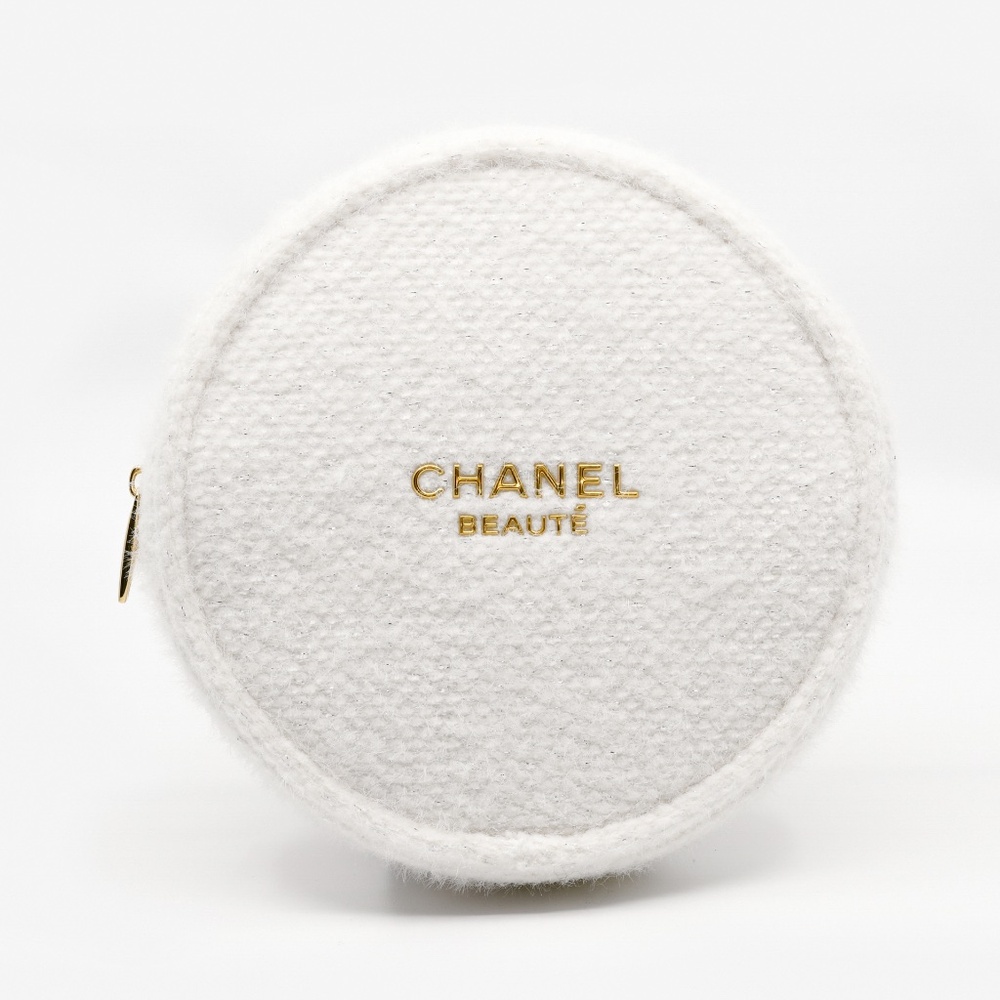 CHANEL BEAUTÉ White Tweed Makeup Case